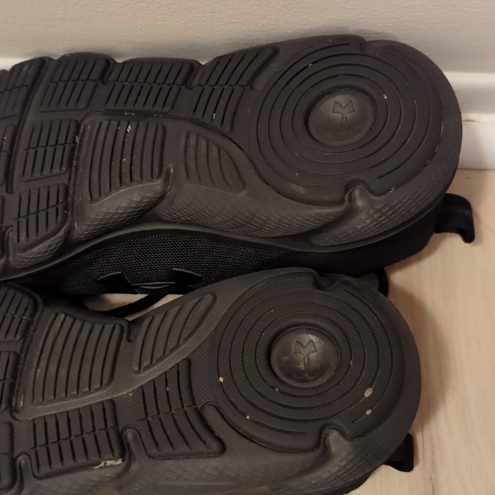 Sz.8 Under Armour Charged Assert All Black Sneakers - Picture 13 of 14